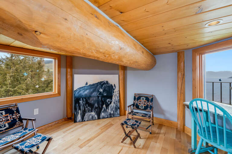 Dedicated work space | Upper Level