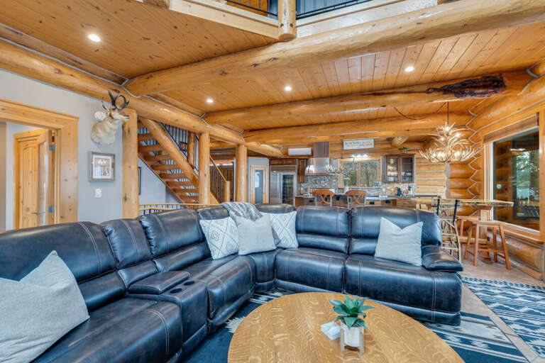 Plenty of seating for a large group. | Interior