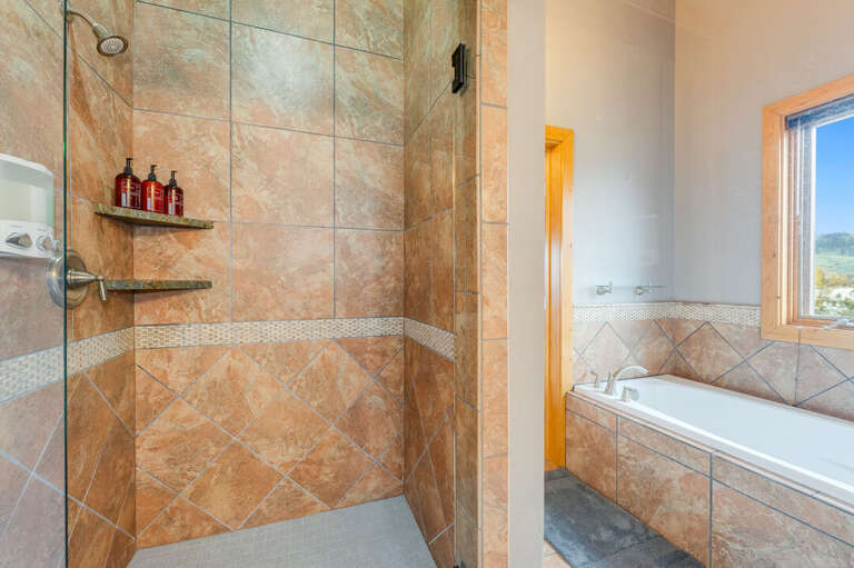 Shower in upstairs bedroom | Upper Level