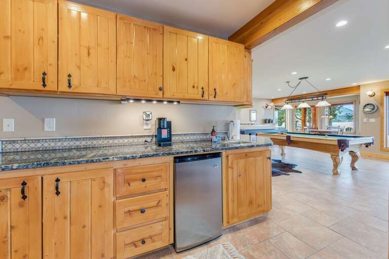 Space for snacks and drinks by game area | Lower Level