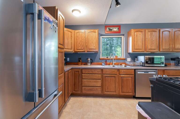 Large open kitchen for hosting and gathering | Interior