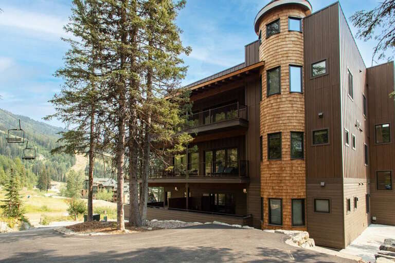 Welcome to Big Mountain Chalet.