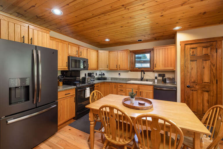 Fully equipped kitchen | Lower Level