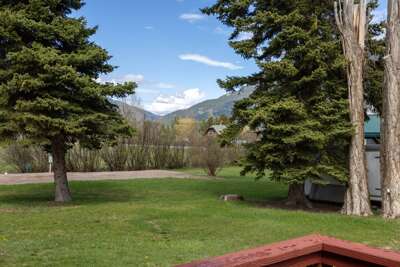 Glacier Ridge Retreat with views into Glacier National Park!