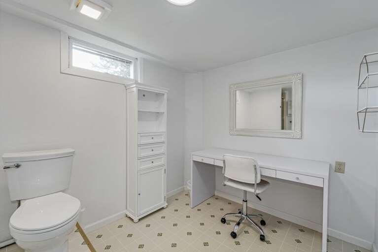 Ensuite bathroom. | Lower Level