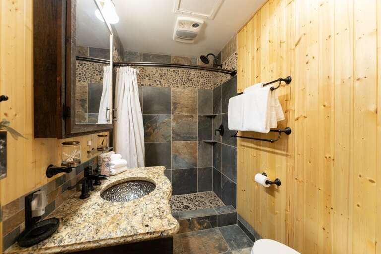 Ensuite bathroom. | Main Level