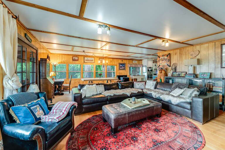 Relax in comfort. | Main Level