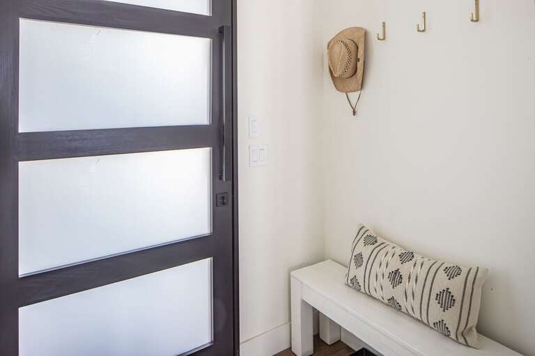 Entryway Bench I Main Level