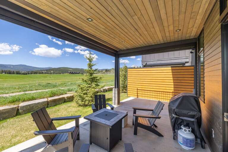 Fire pit and BBQ grill | Exterior View