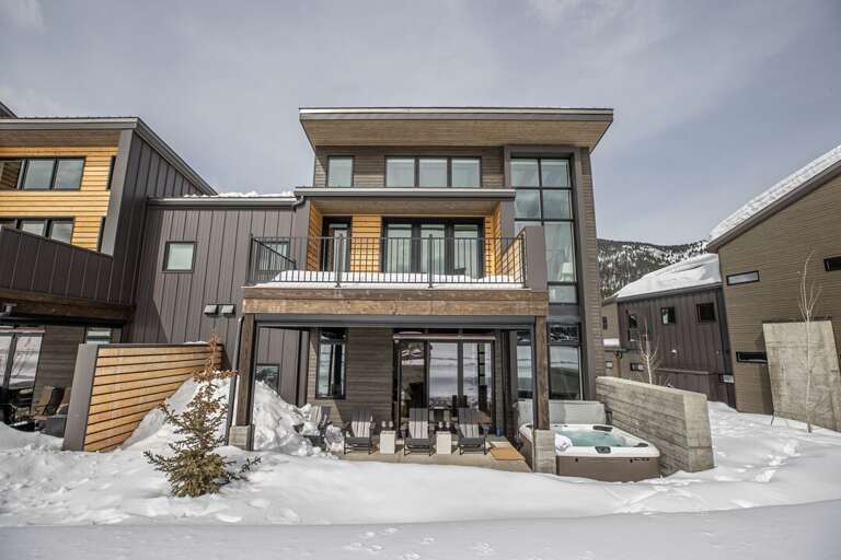 Two Level upscale condo I Exterior
