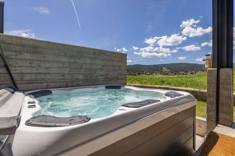 Mountain retreat with hot tub I Exterior