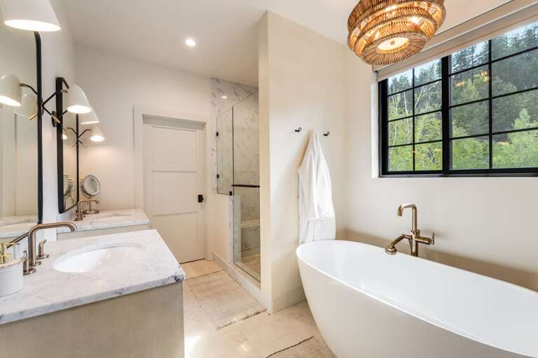 Ensuite primary bathroom | Interior