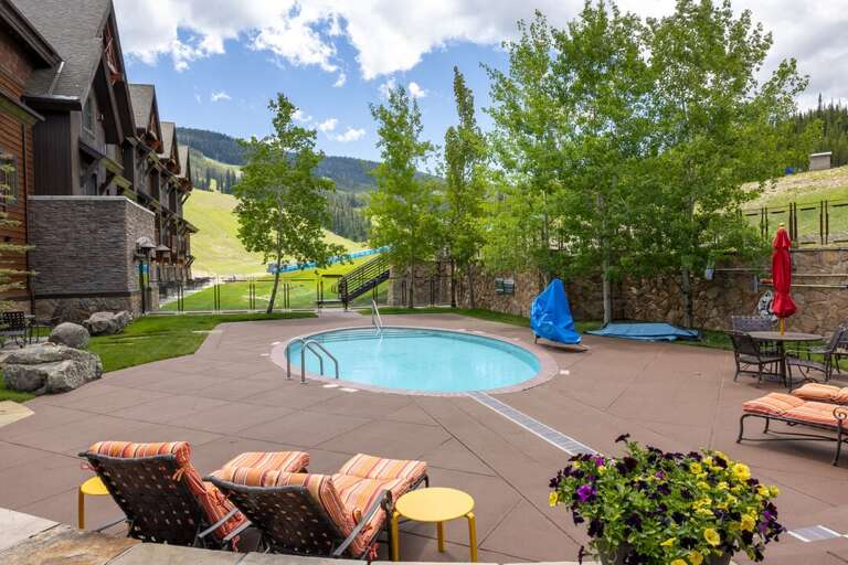 Community Heated outdoor pool open year round | Exterior