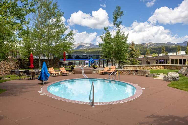 Community Heated outdoor pool open year round | Exterior