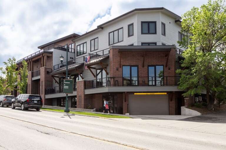 Access to garage space | Exterior