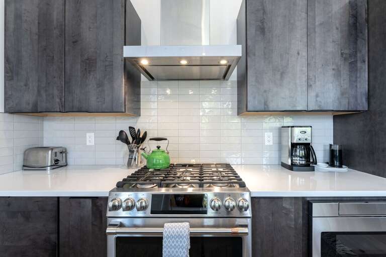 Gas range stove perfect for cooking | Interior