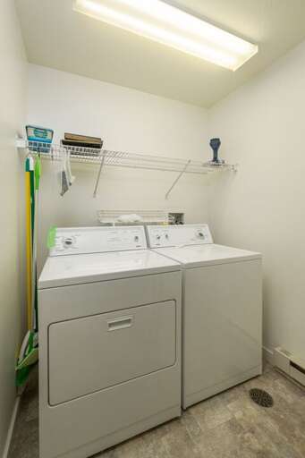 Private washer/dryer | Main Level