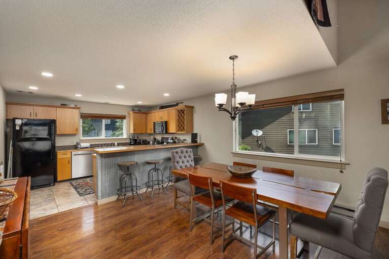 Open-concept layout | Main Level