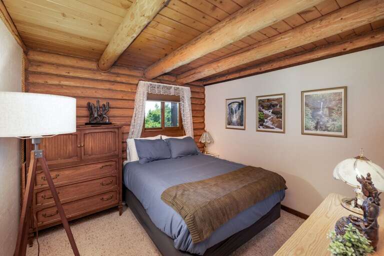Cozy log room | Upper Level