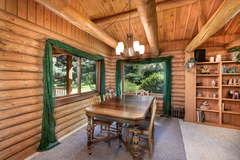 Table seating for 5 | Main Level
