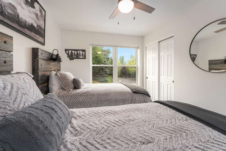 Twin beds and a view to wake up to I Upper Level