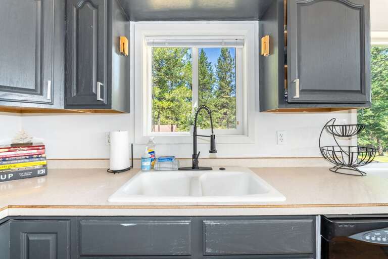Kitchen. | Main Level