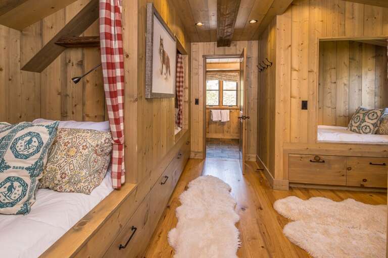 4 Single Twin Beds | Upper Level