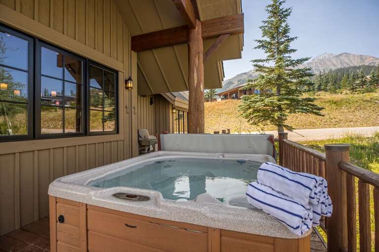 Outside hot tub | Exterior