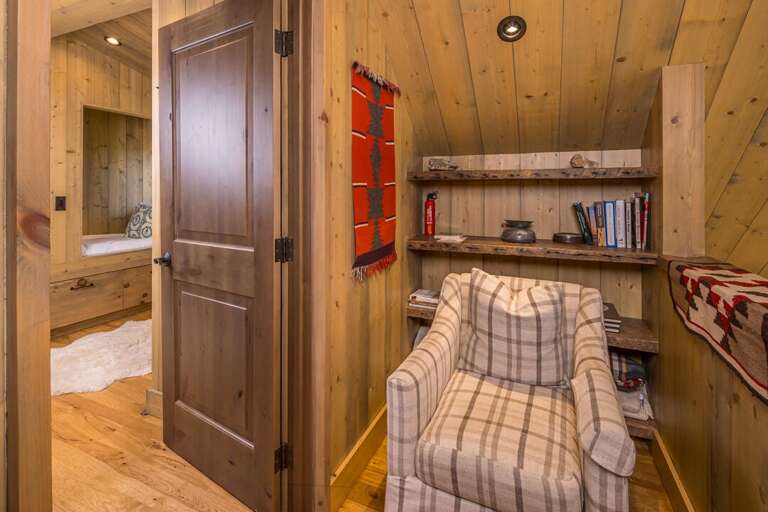 Reading Nook | Upper Level