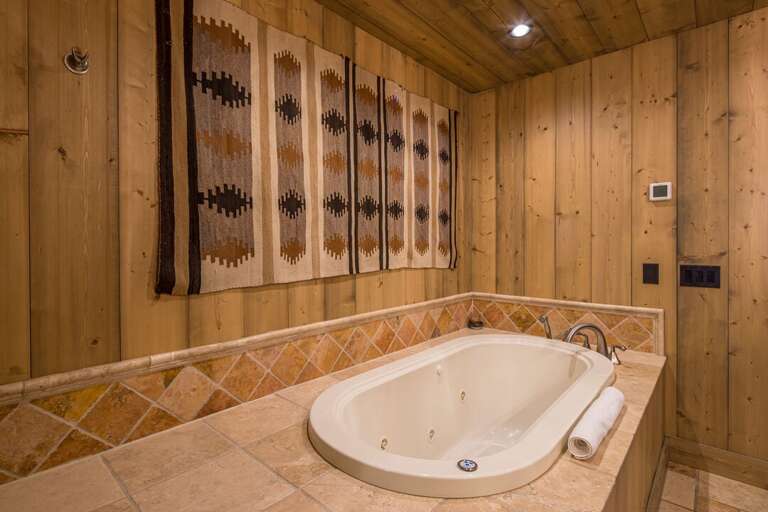Soaking Tub | Main Level