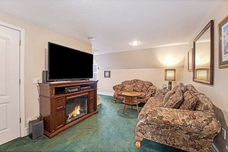 Entertainment room. | Second Level