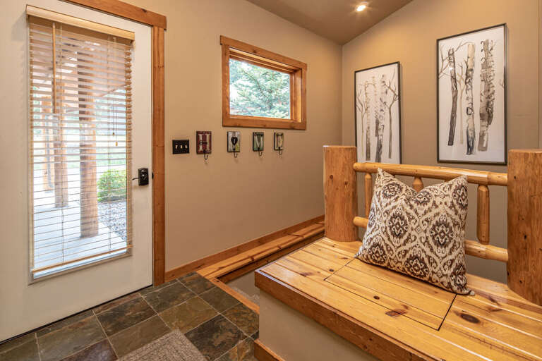 Entryway | Main Level