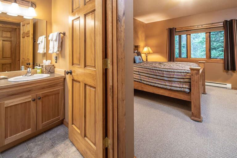 Wake up to gorgeous morning light | Lower Level
