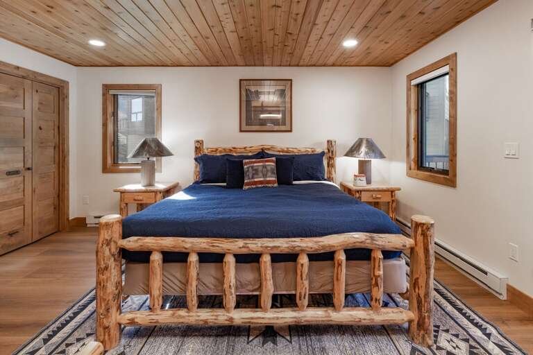 Sink into the king log bed and wake up rested for another big mountain day.