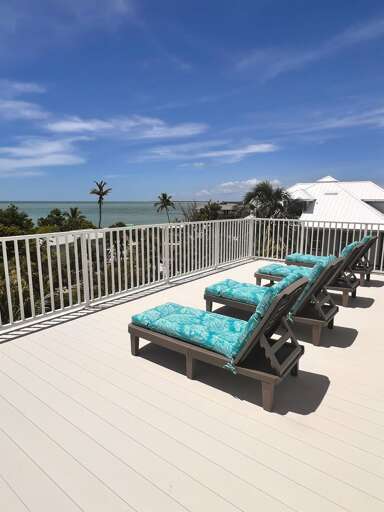 Beautiful crow's nest has 360 degree views