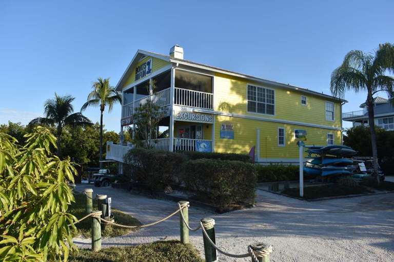 Boats 'N Fun - Rent boats, fishing poles, gift shop and more!