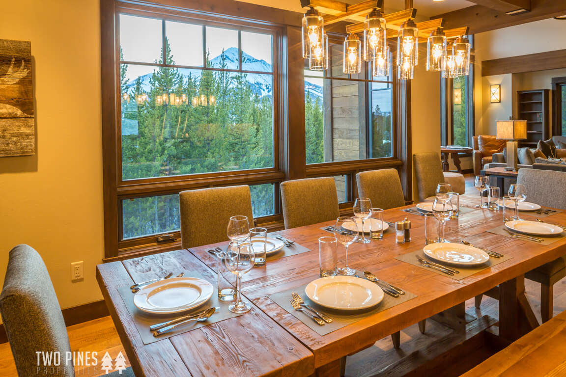 70 Beehive Basin Spacious 6 Bedroom Home in Big Sky, MT for 21 Guests