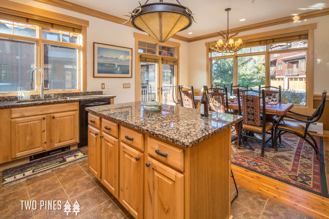 Spanish Peaks 8 Luxury 4 Bedroom Townhouse in Big Sky, MT Sleeps 10