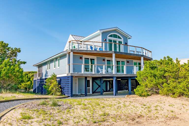Vacation Rental On Verdant Vista, Vast Decks, Vibrant Views