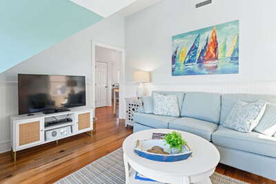 Marsh Harbour Inn-Captains Quarters