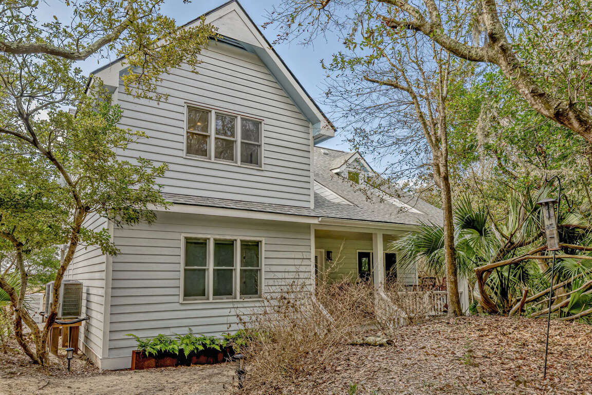 Lucky Pelican 4 Bedroom Holiday Rental in Bald Head Island NC (165701