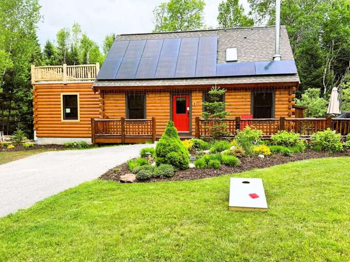 From volleyball to corn hole to the beach to the hiking trails, the great outdoors are yours to enjoy!