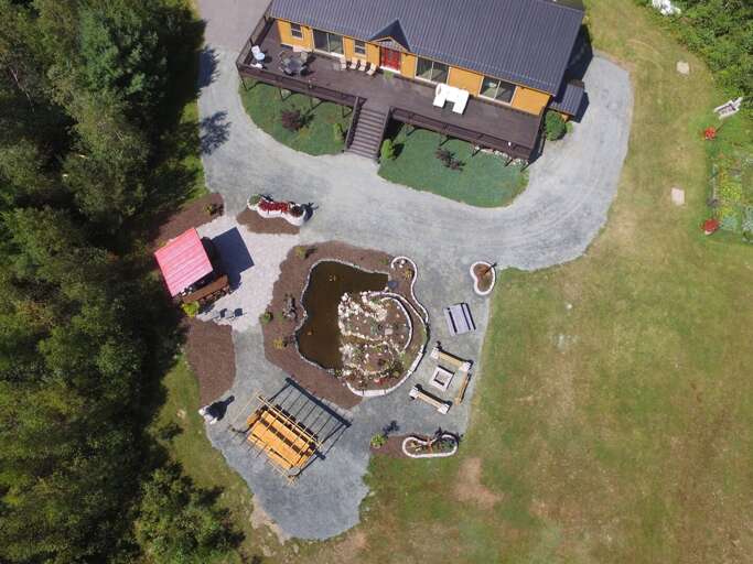 View of the front yard