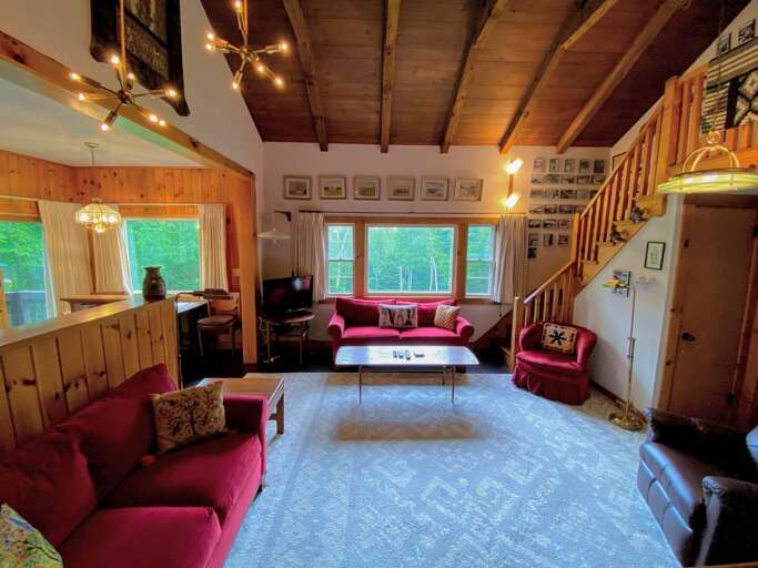 High ceiling and mountain views from the entryway.