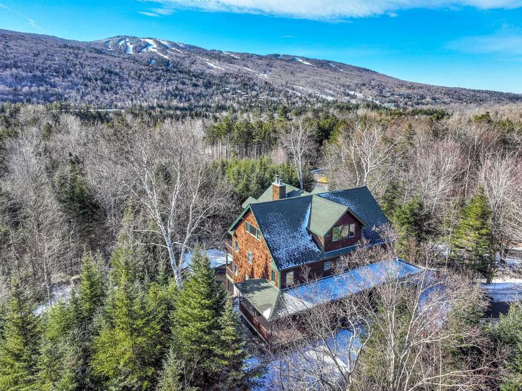 AL132 Pet Friendly 6 Bedroom Short Term Rental in Bretton Woods NH