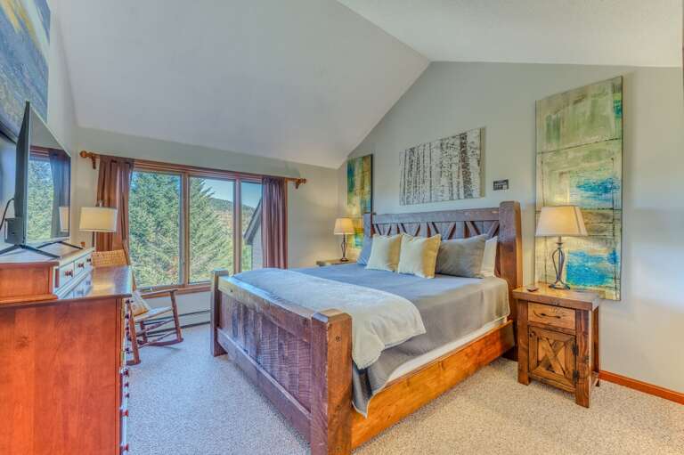 Upper Level King with Jack & Jill bath