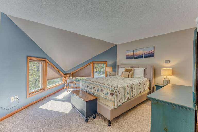 Upper Level Queen with Shared Bath