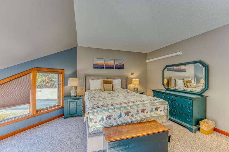 Upper Level Queen with Shared Bath