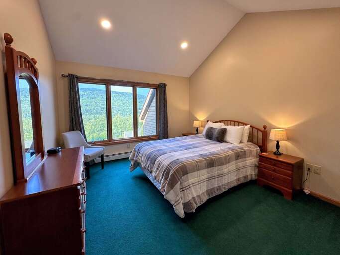 Upper Level Queen Bedroom 1 with ensuite bath (with shower/tub combo)