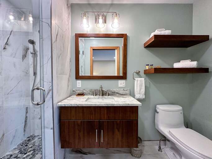 Upper Level Queen Bedroom 2 ensuite bath (with shower)